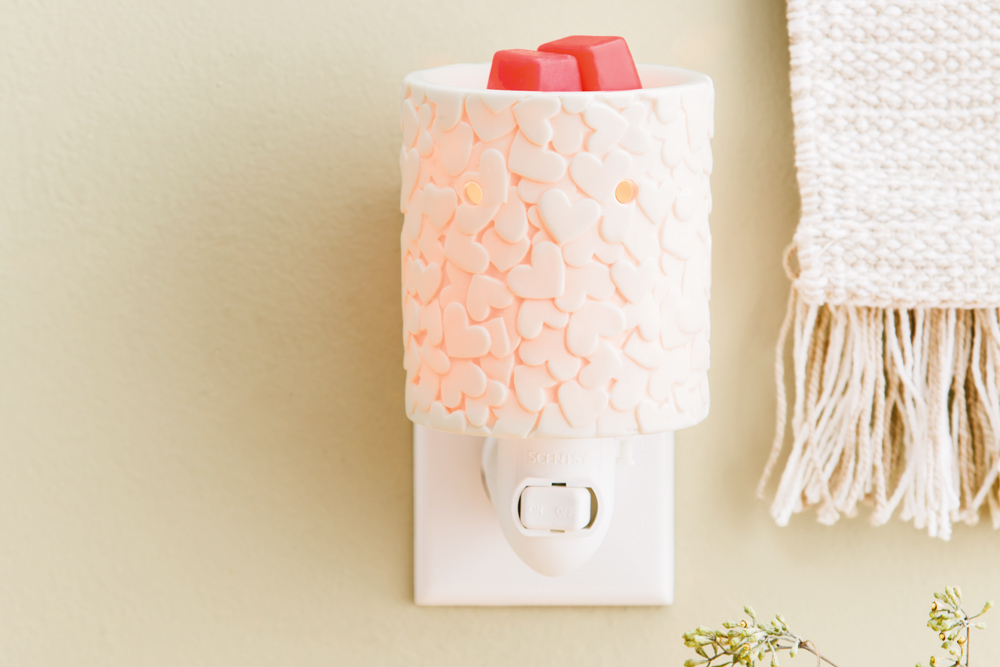 photo of Scentsy's warm the heart warmer